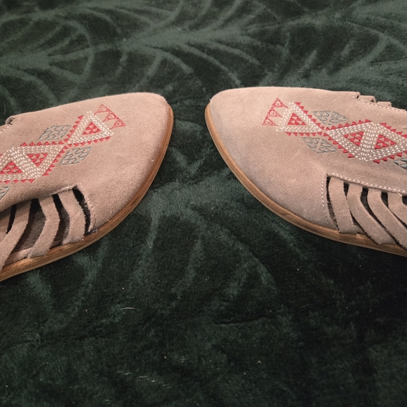 Embroidered Howsty Booties Made In Spain 38 Only Tried On - Picture 5 of 7